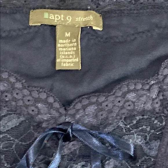 🔥🔥🔥Apt. 9 Navy Lace Textured Tank Top and  darker blue BR Jeans w/scarf❤️❤️❤️ - Picture 4 of 6